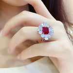 Lade Bild in die Galerieansicht, Flower Cluster 4 Ct Emerald Cut Lab Ruby Engagement Ring - LGG Jewelry