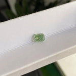 Lade Bild in die Galerieansicht, IGI Certified Radiant Cut 1.56 Ct Fancy Intense Green Lab Diamond VS1 Clarity - LGG Jewelry
