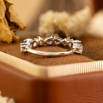 Lade Bild in die Galerieansicht, Lab Diamond and Cornflower Sapphire Eternity Band - LGG Jewelry