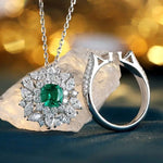 Lade Bild in die Galerieansicht, Luxury Cluster 0.73 Ct Cushion Lab Emerald Half Pave Engagement Ring - LGG Jewelry