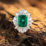 Lade Bild in die Galerieansicht, Luxury Cluster 3 Ct Lab Emerald Four Prongs Engagement Ring - LGG Jewelry