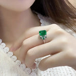 Lade Bild in die Galerieansicht, Mixed Color Cluster 3 Ct Lab Emerald Engagement Ring - LGG Jewelry