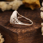 Lade Bild in die Galerieansicht, Oval Blue Topaz with Nacre Cluster Cocktail Ring - LGG Jewelry