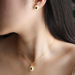 Lade Bild in die Galerieansicht, Oval Diopside &amp; Nacre Pendant Necklace - LGG Jewelry