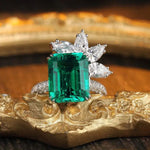 Lade Bild in die Galerieansicht, Pear Cluster 6.5 Ct Lab Emerald Double Four Prongs Engagement Ring - LGG Jewelry