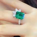 Lade Bild in die Galerieansicht, Pear Cluster 6.5 Ct Lab Emerald Double Four Prongs Engagement Ring - LGG Jewelry