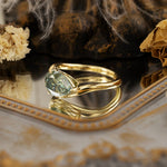 Lade Bild in die Galerieansicht, Pear Cut Green Moissanite Solitaire Engagement Ring - LGG Jewelry