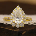 Lade Bild in die Galerieansicht, Pear Cut Lab Diamond Graduating Halo Pave Engagement Ring - LGG Jewelry