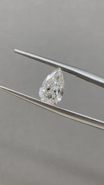 Load and play video in Gallery viewer, Pear Cut Lab Diamond 1.713CT G VS
