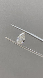Load and play video in Gallery viewer, Pear Cut Lab Diamond 2.011Ct JK VS
