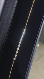 Video in der Galerie-Ansicht laden und abspielen, Dainty Bezel‑Set Lab‑Grown Diamond Tennis Bracelet | Solid 18K Yellow Gold