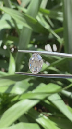 Load and play video in Gallery viewer, IGI Certified Oval Cut OMC 5.06 Ct Lab Diamond E VG VS2 Clarity