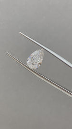 Load and play video in Gallery viewer, Pear Cut Lab Diamond 1.803Ct FG SI1
