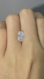Charger et lire la vidéo dans la visionneuse de galerie, Diamant de laboratoire rose intense de 1,05 ct à taille ovale certifié IGI, pureté VS1 
