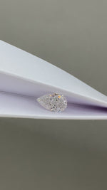 Load and play video in Gallery viewer, Pear Cut Lab Diamond 1.713CT G VS
