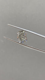 Load and play video in Gallery viewer, Champagne Radiant Cut Lab Diamond 2.363Ct VS