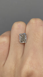 Load and play video in Gallery viewer, Champagne Radiant Cut Lab Diamond 2.447Ct VS