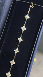Load and play video in Gallery viewer, 18K Solid Yellow Gold Four‑Point Star Cluster Lab‑Grown Diamond Bracelet