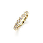 Lade Bild in die Galerieansicht, 半圈圆形钻石包镶花边结婚戒指 - LGG Jewelry