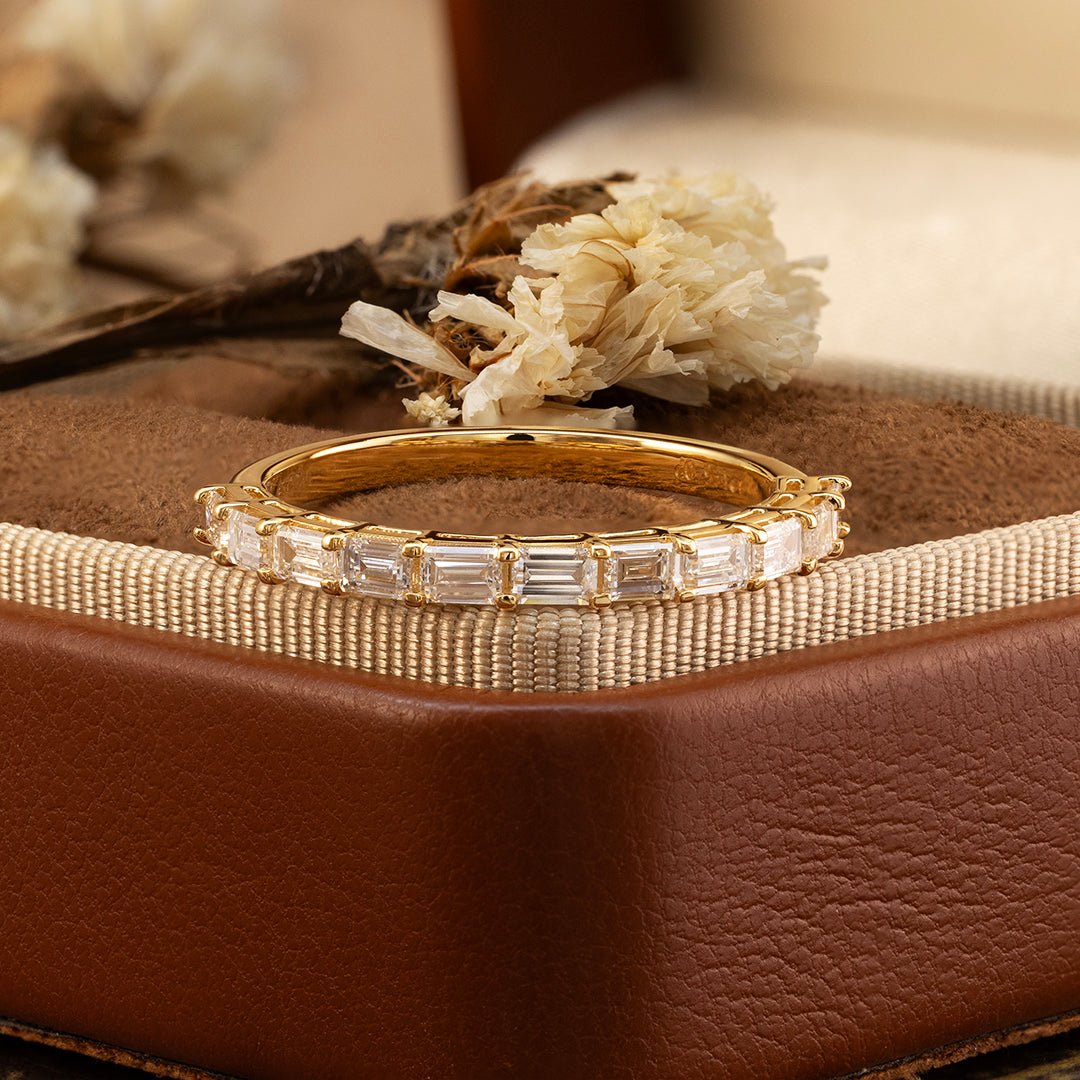 半圈祖母绿排戒 - LGG Jewelry