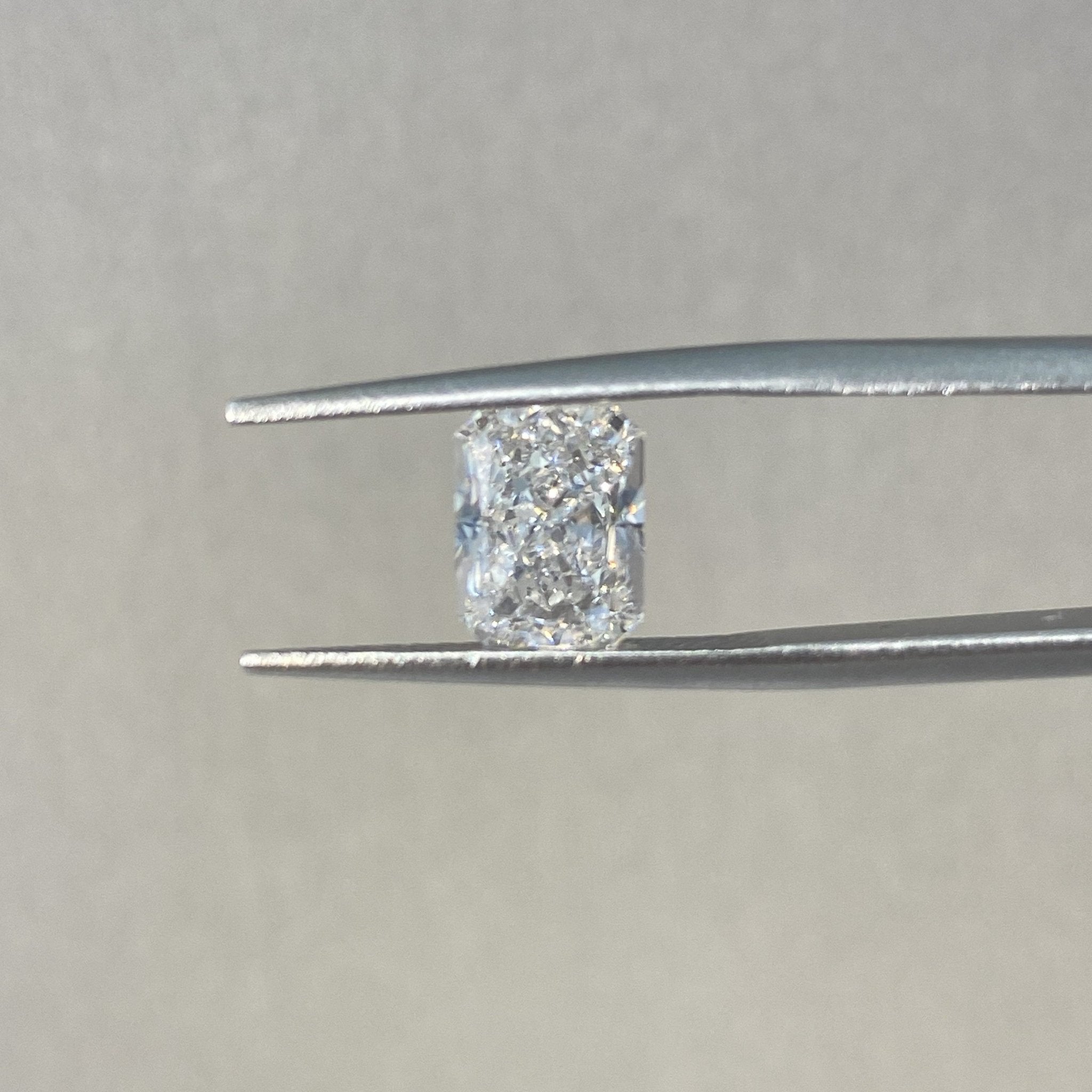 Diamond L Rgv LGG Jewelry