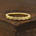 Lade Bild in die Galerieansicht, Scalloped Round Cut Lab Diamond Wedding Band - LGG Jewelry