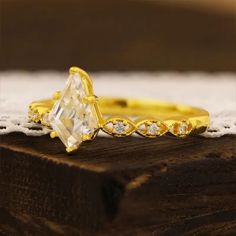Six Prongs Kite Cut Moissanite Engagement Ring - LGG Jewelry