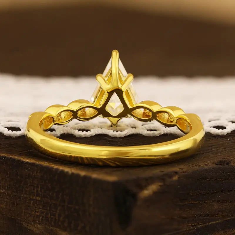 Six Prongs Kite Cut Moissanite Engagement Ring - LGG Jewelry
