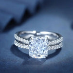 Lade Bild in die Galerieansicht, Split Shank 3 Ct Cushion Shape Lab Diamond Halo Half Pave Engagement Ring - LGG Jewelry