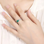 Lade Bild in die Galerieansicht, Toi Et Moi Pear Cut Lab Emerald &amp; Lab Diamond Engagement Ring - LGG Jewelry