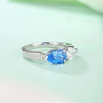 Lade Bild in die Galerieansicht, Toi Et Moi Pear Cut Spinel &amp; Moissanite Engagement Ring - LGG Jewelry