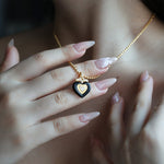 Lade Bild in die Galerieansicht, Triple Heart Black Agate Necklace - LGG Jewelry