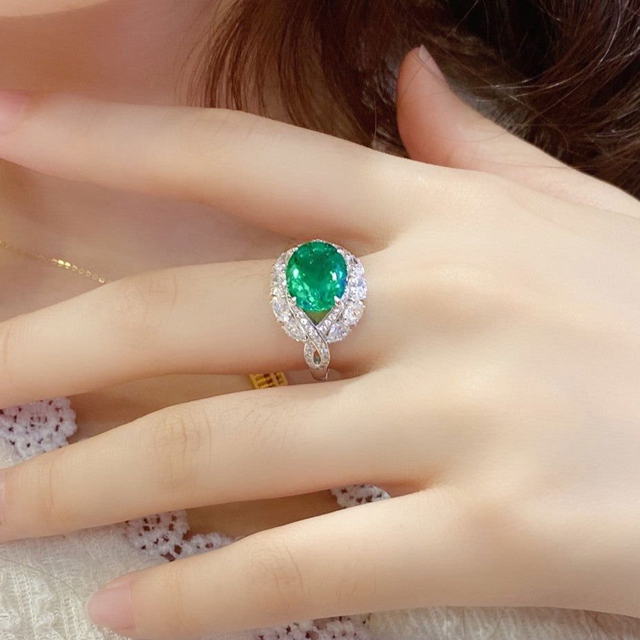 Twist Band 3.5 Ct Lab Emerald Engagement Ring - LGG Jewelry