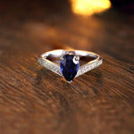 Lade Bild in die Galerieansicht, V-Shaped 1.65 Ct Pear Lab Blue Sapphire Half Pave Solitaire Engagement Ring - LGG Jewelry