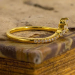 Lade Bild in die Galerieansicht, V-Shaped Graduating Marquise Cut &amp; Round Cut Lab Diamond Enhancement Ring - LGG Jewelry