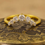 Lade Bild in die Galerieansicht, V-Shaped Graduating Round Cut Lab Diamond Enhancement Ring - LGG Jewelry