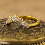 Lade Bild in die Galerieansicht, V-Shaped Graduating Round Cut Lab Diamond Enhancement Ring - LGG Jewelry