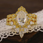 Lade Bild in die Galerieansicht, Vintage Inspired Trio 2 Ct Oval Cut Lab Diamond Bridal Ring Set - 3pcs - LGG Jewelry