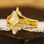 Lade Bild in die Galerieansicht, Vintage Kite Cut Moissanite Wedding Bridal Ring Set - 3pcs - LGG Jewelry