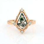Lade Bild in die Galerieansicht, Vintage Kite Cut Moss Agate Art Deco Engagement Ring - LGG Jewelry