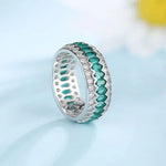 Lade Bild in die Galerieansicht, Wave Line Elongated Hexagon Zambia Green Emerald Channel Eternity Band - LGG Jewelry